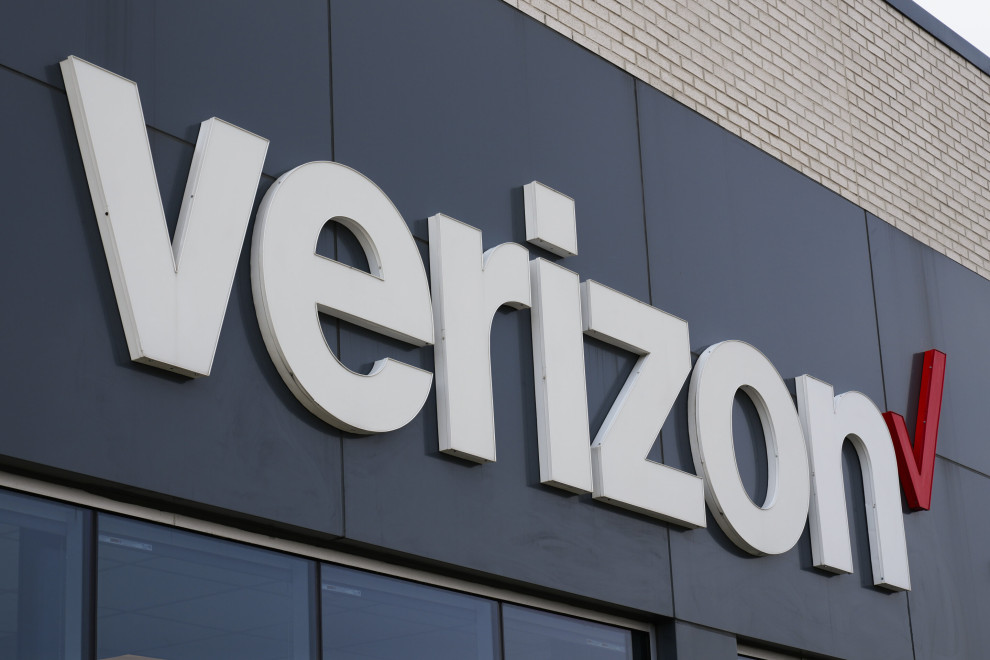 Крупнейший оператор беспроводной связи в США Verizon продает права на аренду вышек за $3,3 млрд