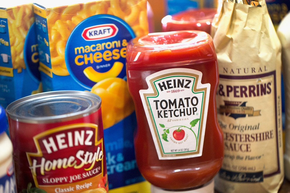 Гиганта упакованных Kraft Heinz продуктов разделят на соусы и продукты после провального слияния