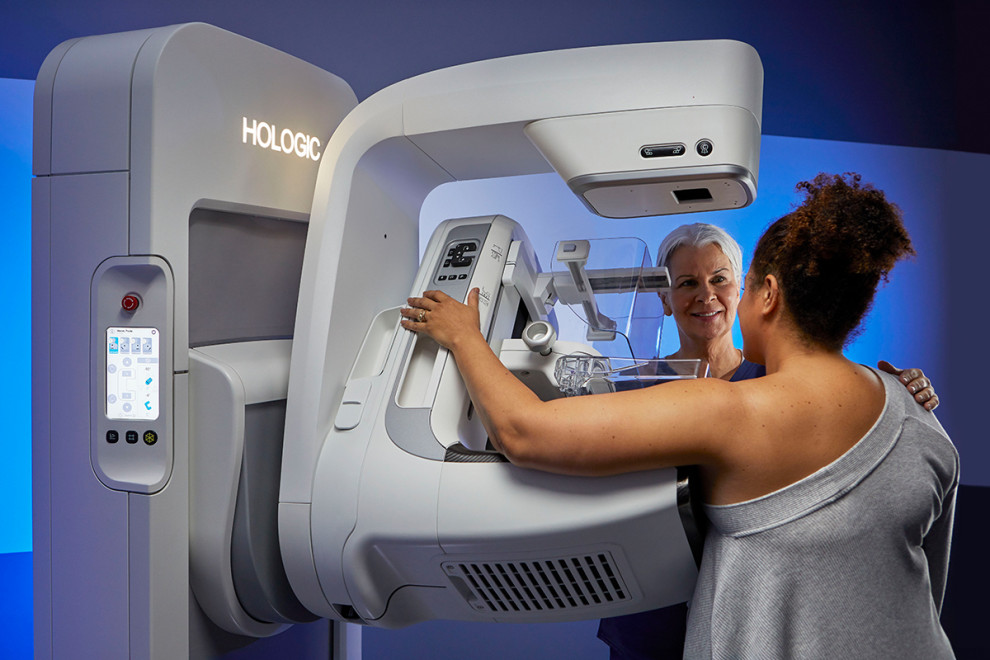 Инвестфонды Blackstone и TPG выкупят американскую  медтехкомпанию Hologic за $18,3 млрд