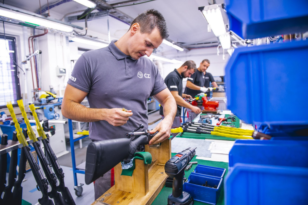 Colt покупает контрольный пакет акций производителя ингредиентов для пороха стоимостью $1 млрд