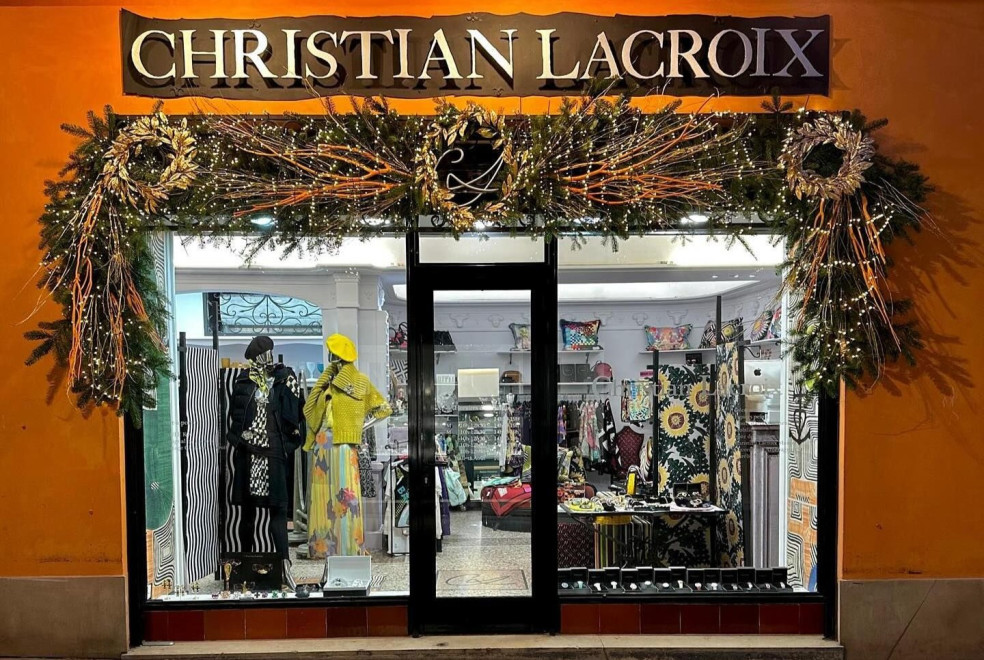 Испанская текстильная компания STL приобрела французский модный дом Christian Lacroix