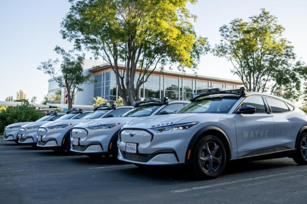 Британський стартап Wayve залучив $1,5 млрд для запуску безпілотних таксі