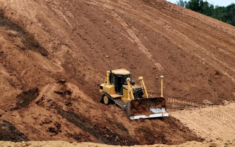 Rinat Akhmetov’s Company Acquires Fourth Clay Extraction License in Six Months for UAH 3.4 Million