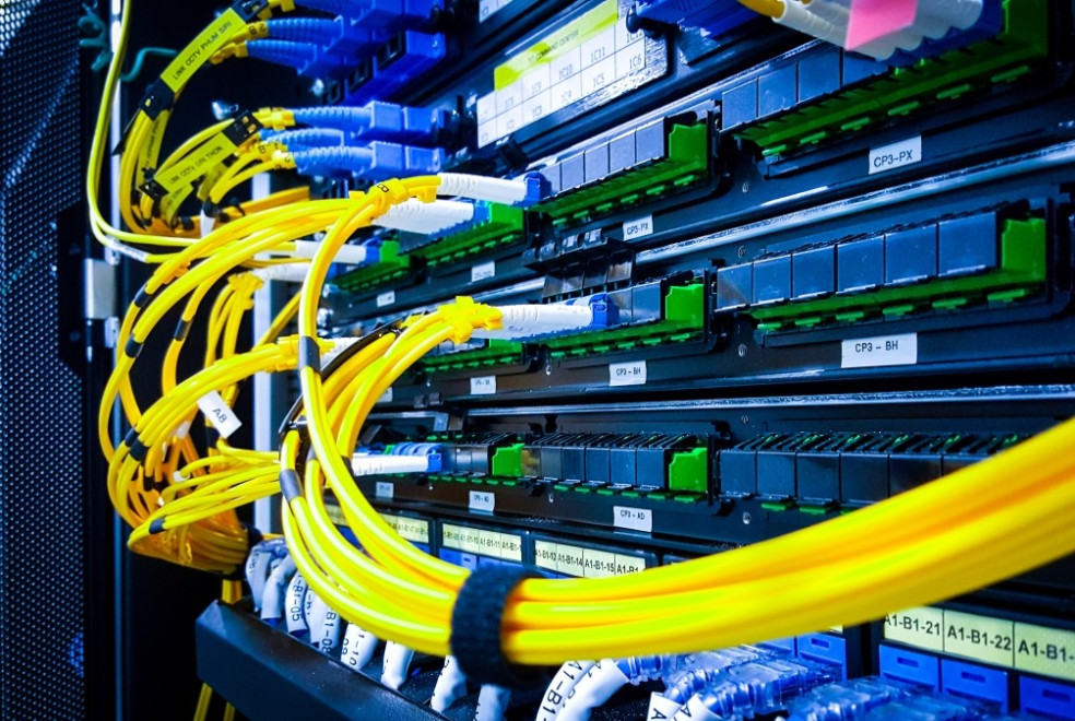 Німецький Deutsche Telekom купує польських телеком-операторів Fiberhost та Inea за €1 млрд