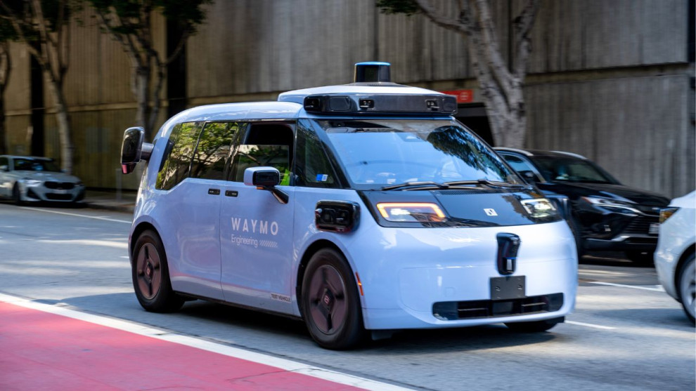 Американская Waymo привлекает более $3 млрд для развития роботакси