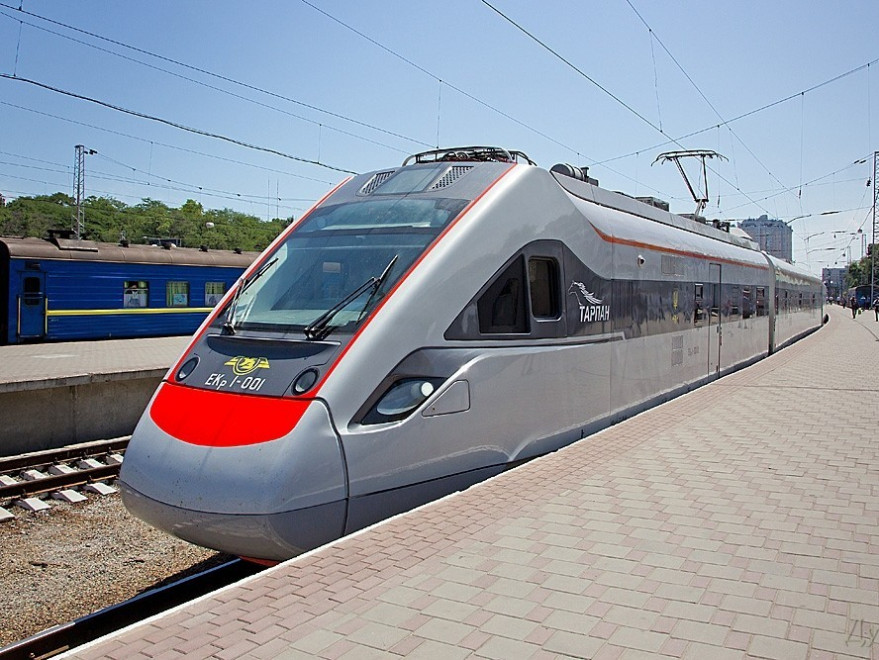 Компания-инвестор из КНР построит в Украине скоростную железную дорогу