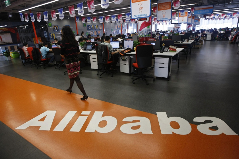 Alibaba оценивает мессенджер Snapchat в $10 млрд.