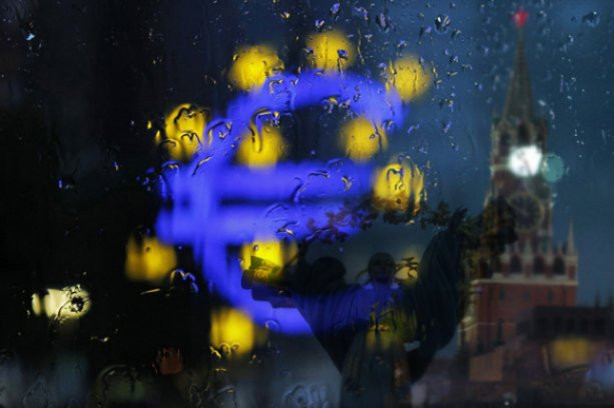 ЕС просит ЕИБ заморозить подписание финансовых договоров с Россией