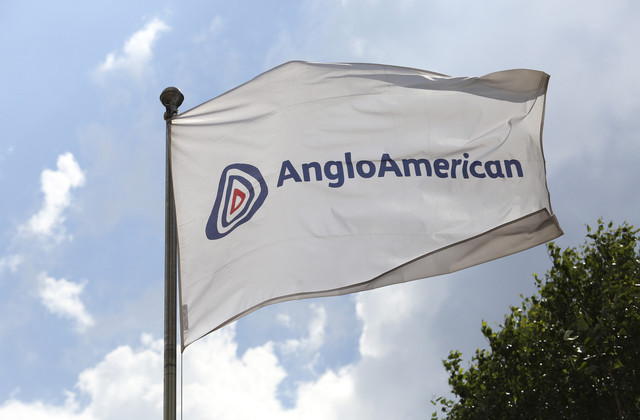 Южноафриканский производитель цемента и стройматериалов Anglo American Plc отказывается от половины акций в СП
