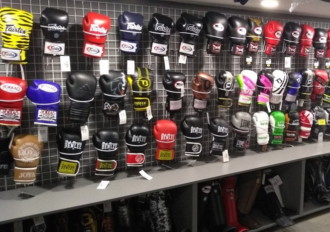 Продажа действующего спортивного магазина (бокс) Киев