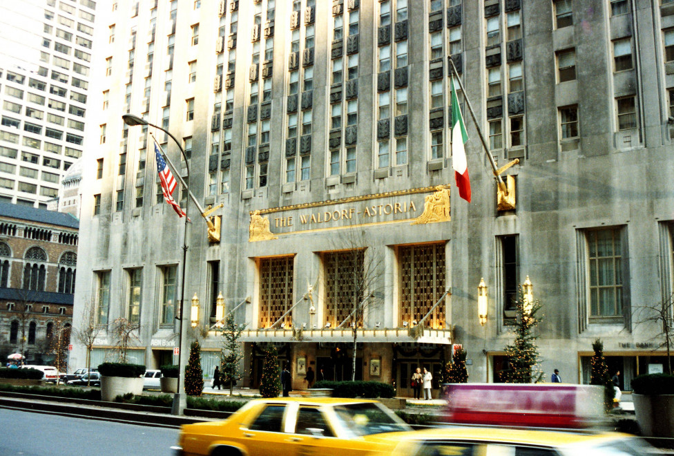 Китайская страховая компания Anbang Insurance Group Ltd. приобрела у Hilton нью-йоркский отель Уолдорф-Астория