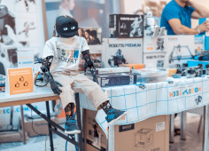 Why Hardware is so Hard?