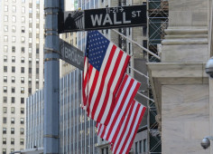 Чистые активы фондов акций США во втором квартале рекордно сократились на $2 трлн