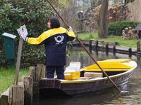 Германия выручила за акции Deutsche Post почти миллиард евро