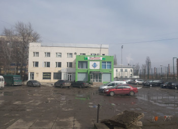 Отдельно стоящее здание коммерческого назначения 1000 кв.м. в Черновцах