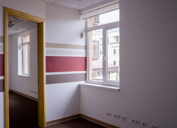 Торгово-офисный центр в Киеве на Подоле