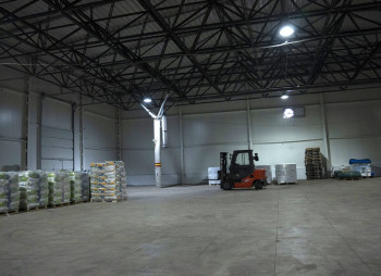 Продаж промислово-складських приміщень з офісом 2900 м2 та ділянкою 1,9 га, Хмельницька область, Богданівці