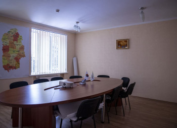 Продаж промислово-складських приміщень з офісом 2900 м2 та ділянкою 1,9 га, Хмельницька область, Богданівці