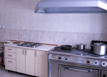 Продаж промислово-складських приміщень з офісом 2900 м2 та ділянкою 1,9 га, Хмельницька область, Богданівці