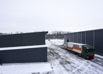 Продаж промислово-складських приміщень з офісом 2900 м2 та ділянкою 1,9 га, Хмельницька область, Богданівці