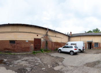 Продається група комерційних приміщень 4690 м2 у м. Чернівці біля залізничного вокзалу