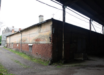 Продається група комерційних приміщень 4690 м2 у м. Чернівці біля залізничного вокзалу