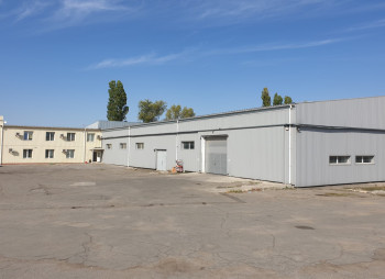 Продажа складов и производственных помещений с офисом 4056 м2 и участком 2,2 га, г. Одесса