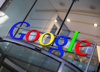 Основатели Google, Ларри Пейдж и Сергей Брин, планируют продать акций на сумму 4,4 млрд. долл.