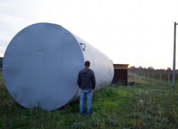Berry farm for growing organic raspberries and currants