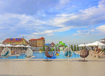 Roksolana hotel in Zaliznyi Port (Zhelezny Port)