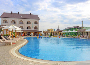 Roksolana hotel in Zaliznyi Port (Zhelezny Port)