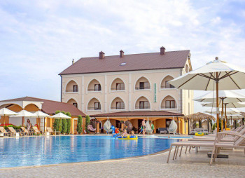 Roksolana hotel in Zaliznyi Port (Zhelezny Port)