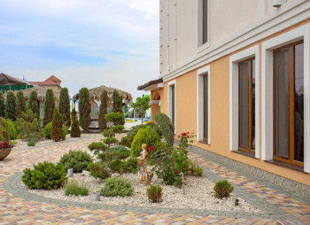 Roksolana hotel in Zaliznyi Port (Zhelezny Port)