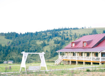 Продаж готельного комплексу Кантрі-клуб «Тиша» в Карпатах