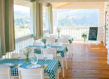 Продаж готельного комплексу Кантрі-клуб «Тиша» в Карпатах