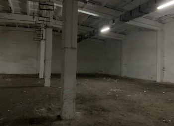 Продаж складської бази 2000 м2 в Дніпропетровській області, Верхньодніпровськ