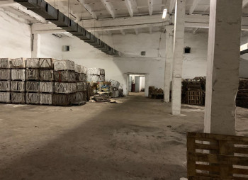 Продаж складської бази 2000 м2 в Дніпропетровській області, Верхньодніпровськ