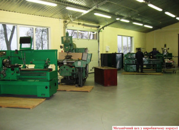 Продаж виробничо-складського комплексу 4 600 м2, 2.65 га + бізнес (вироби з акрилу) в Київській області