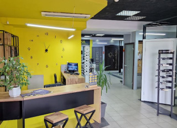 Продаж салону-магазину "ДВЕРІ+ВІКНА" у м. Чернігів