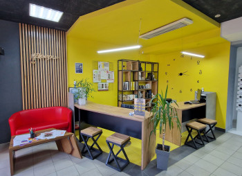 Продаж салону-магазину "ДВЕРІ+ВІКНА" у м. Чернігів