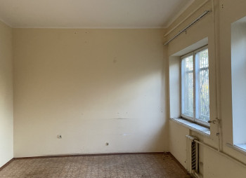 Продажа трёхэтажного здания 783 м² в г. Пустомыты — 8 км от Львова