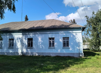 Продажа офисного здания 245 м² с дополнительным участком 0.45 га у трассы Н07 Киев–Сумы