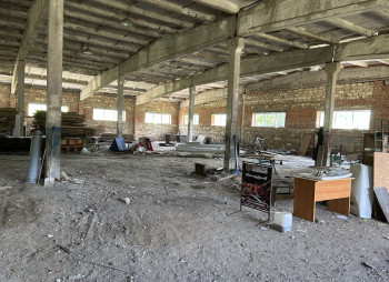 Продажа промышленно-складского здания 3500 м² и участка 5 га возле Белой Церкви