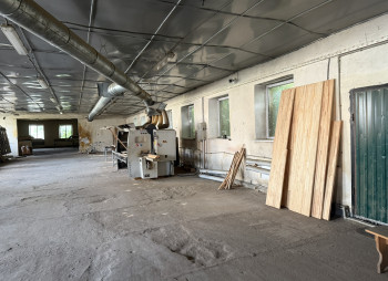 Продажа производственного комплекса 4320 м2 и 2 га в Житомирской области, г. Чуднов