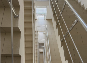 Продажа офисного здания 4 855 м² с арендаторами в Днепре