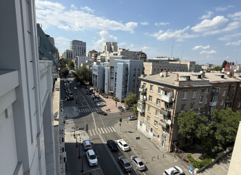 Продажа офисного здания 4 855 м² с арендаторами в Днепре