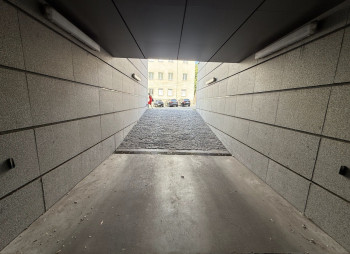 Продажа офисного здания 4 855 м² с арендаторами в Днепре