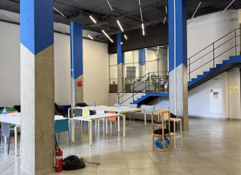 Продажа офисного здания 4 855 м² с арендаторами в Днепре