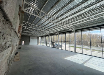 Продажа торгово-офисного здания 2000 м² в пригороде Тернополя