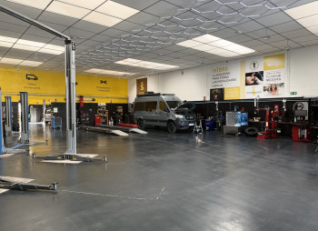 Продажа действующего автосервиса в Алтее, Испания